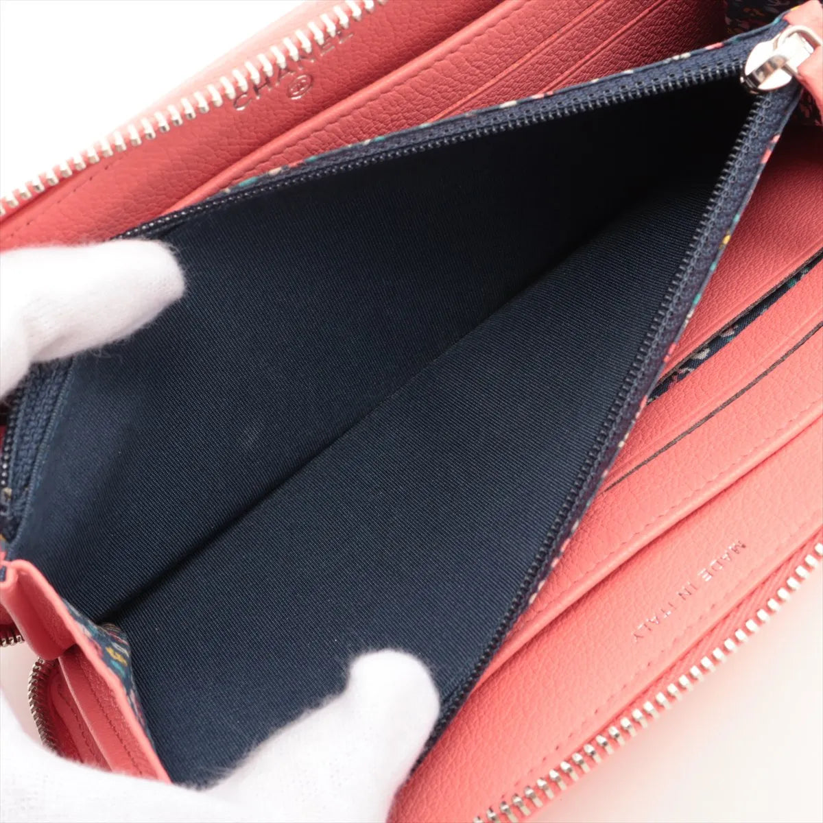 Chanel Lucky Flower Leather Zip Round Wallet Pink