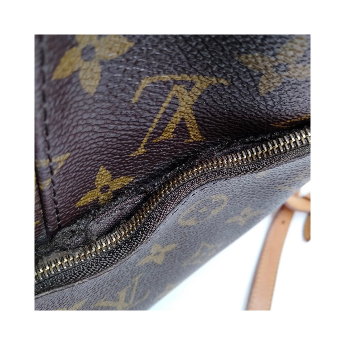 Louis Vuitton Monogram Ménilmontant MM Shoulder Bag — original detail