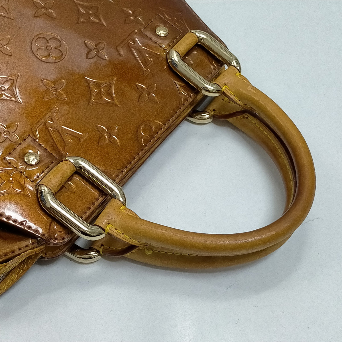 Louis Vuitton Bronze Vernis Forsyth Handbag — detail 3