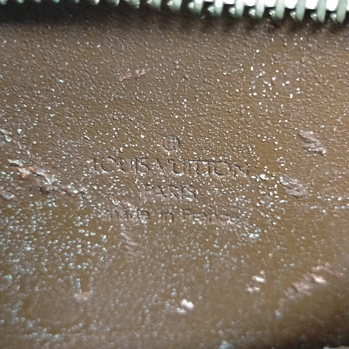 Louis Vuitton Bronze Vernis Forsyth Handbag — detail 6