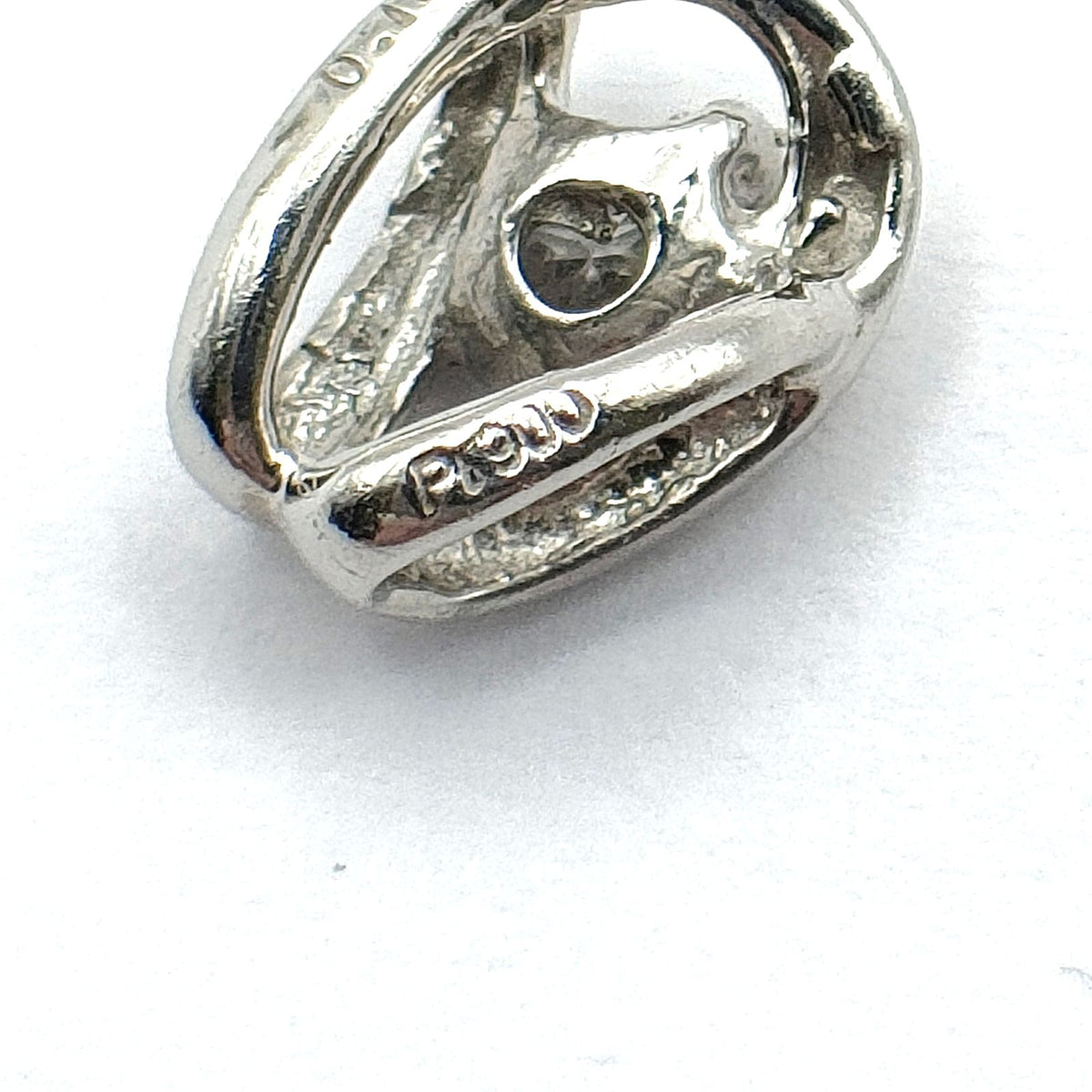 Pt900 Platinum 0.12 ct Diamond Pendant — detail 1