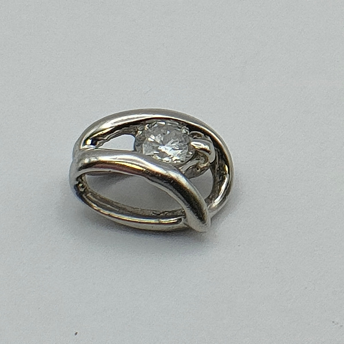 Pt900 Platinum 0.12 ct Diamond Pendant — detail 4