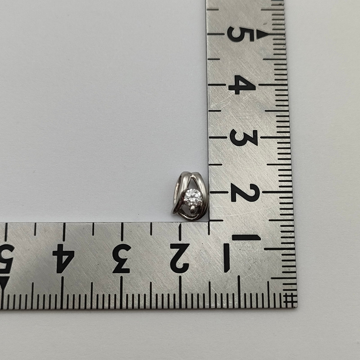 Pt900 Platinum 0.12 ct Diamond Pendant — detail 6