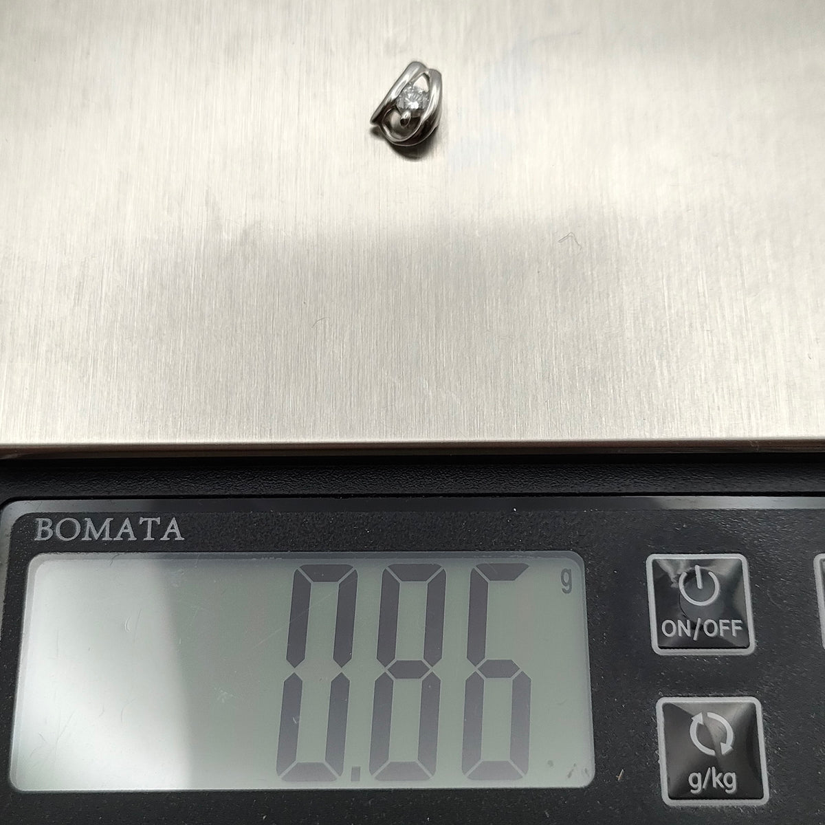 Pt900 Platinum 0.12 ct Diamond Pendant — detail 8