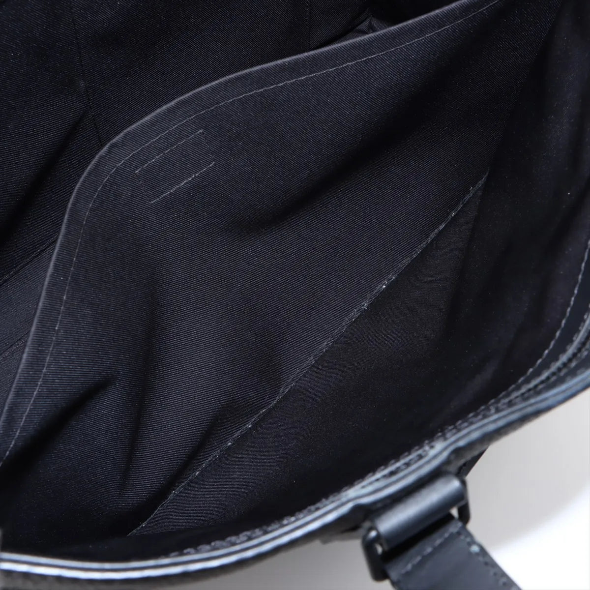 Louis Vuitton Taurillon Monogram Sac Plat 24H Black