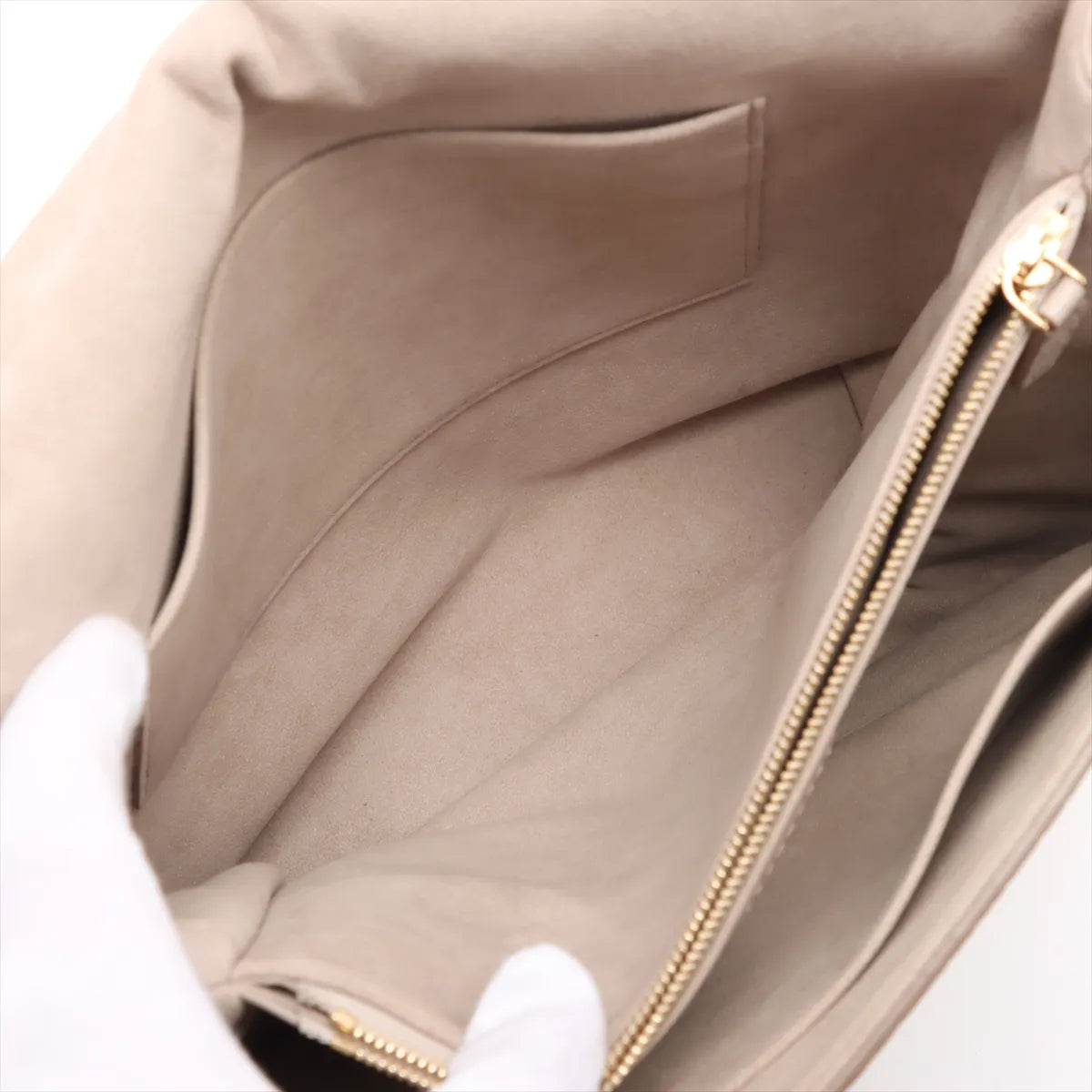 Louis Vuitton Taurillon Volta Beige