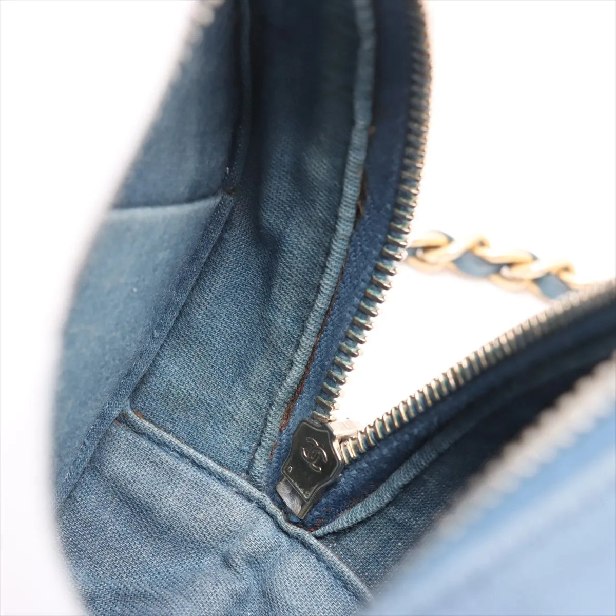 Quality Chanel CC Logo Matelasse Denim Chain Round Shoulder Bag Blue
