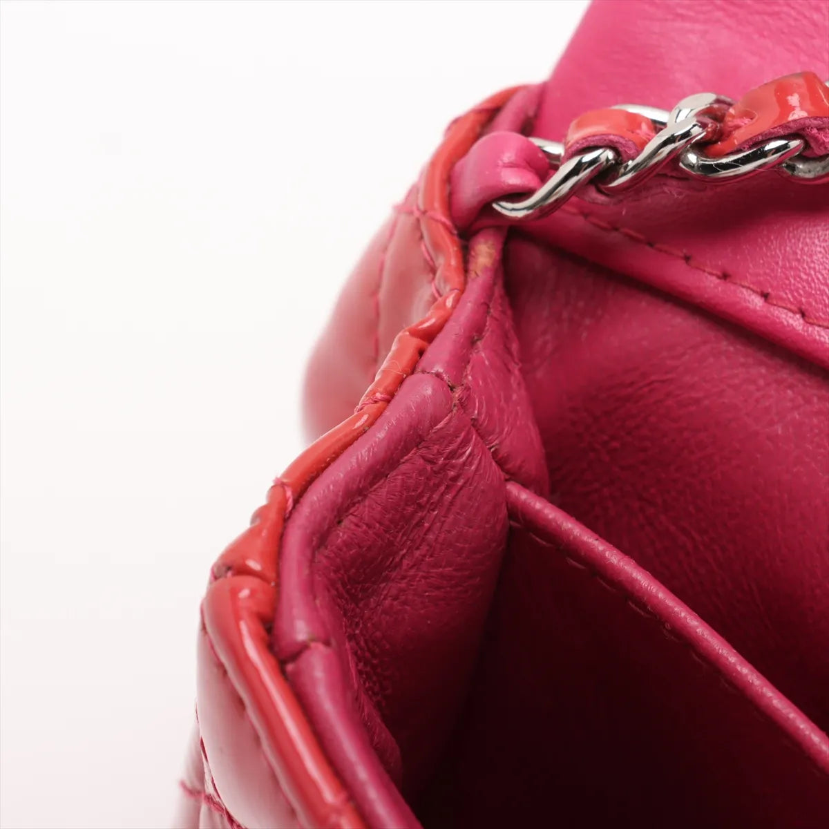 Chanel CC Logo Mini Matelasse 17 Patent Leather Single Flap Single Chain Bag Hot Pink