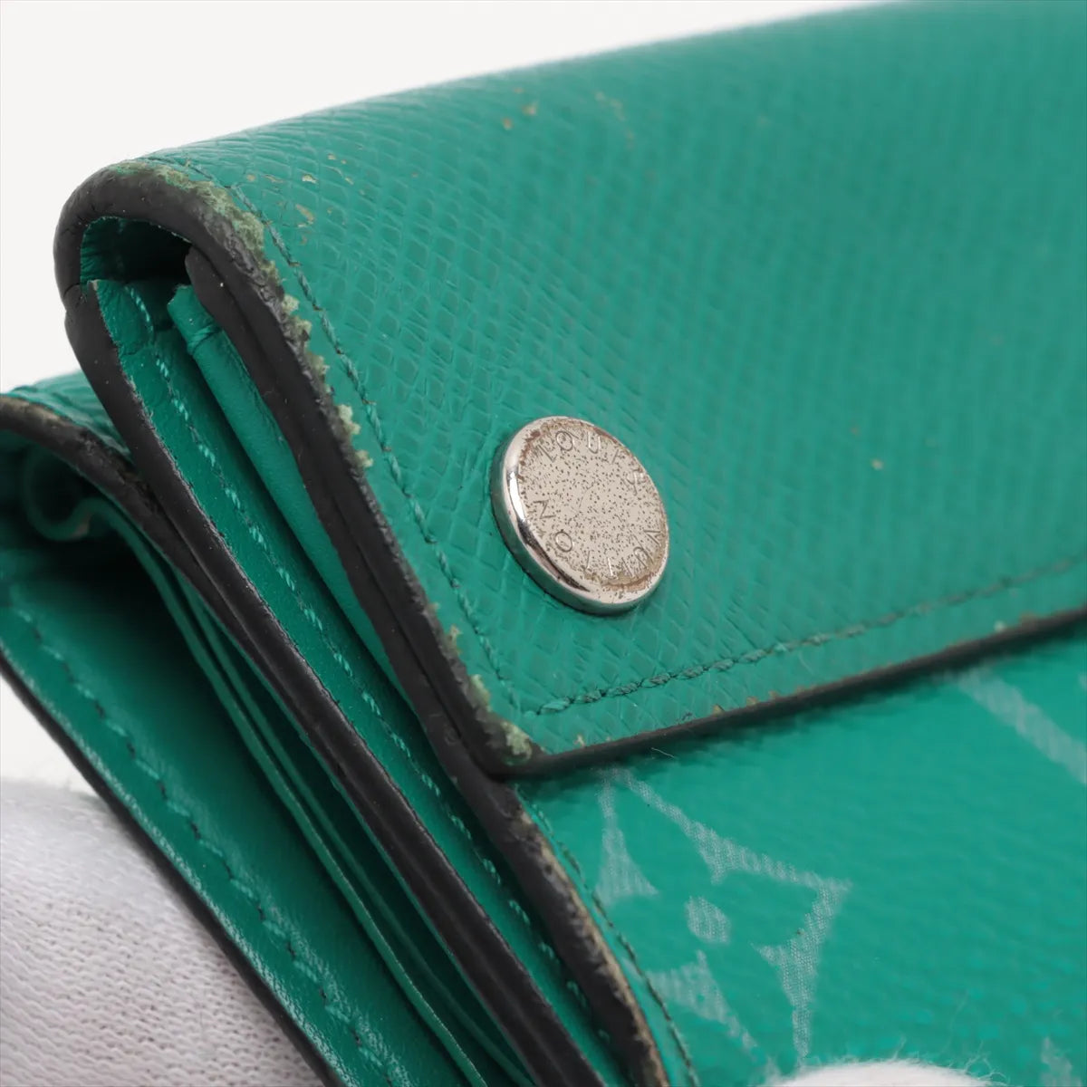 Louis Vuitton Monogram Taigarama Discovery Compact Wallet Green