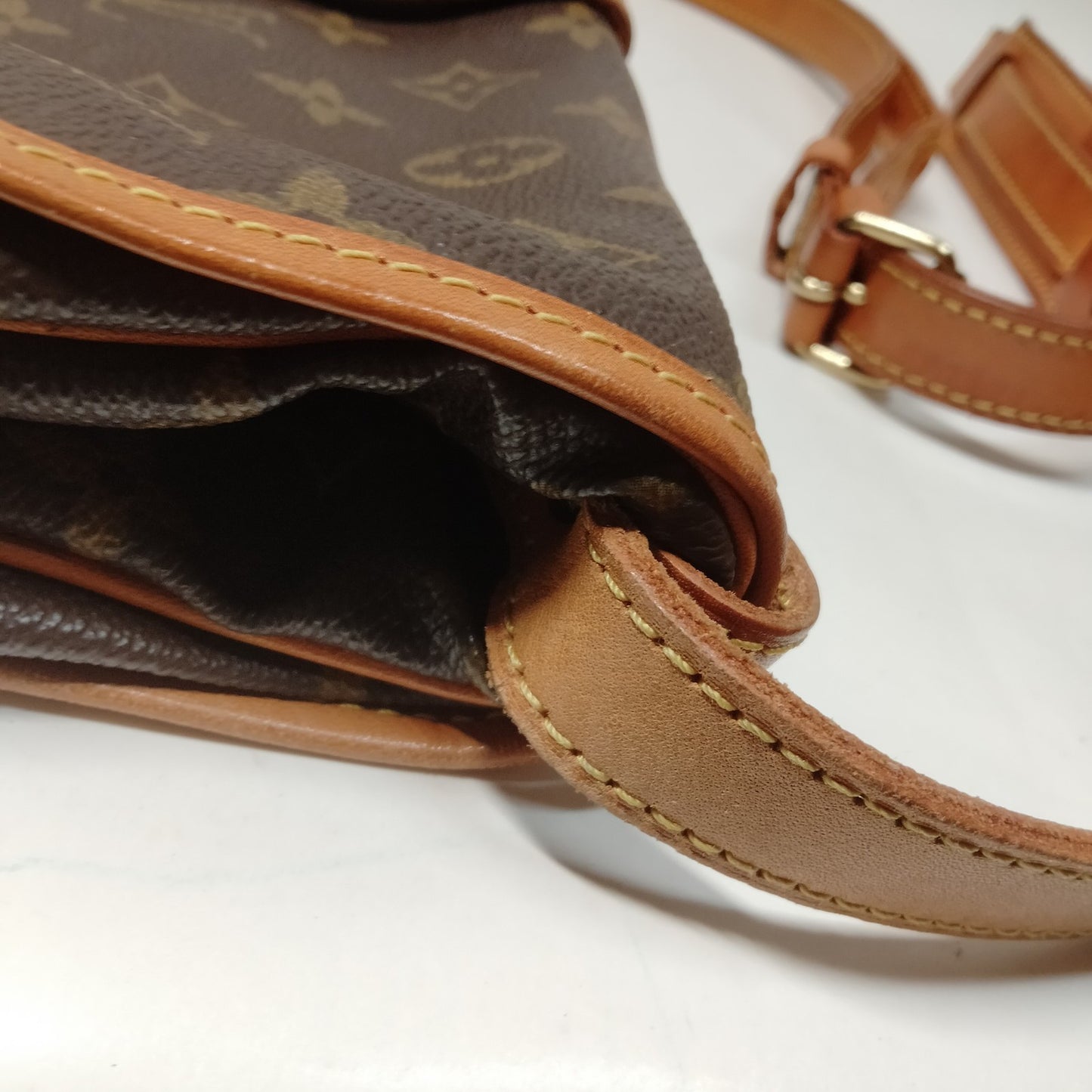 Louis Vuitton Monogram Saumur 30