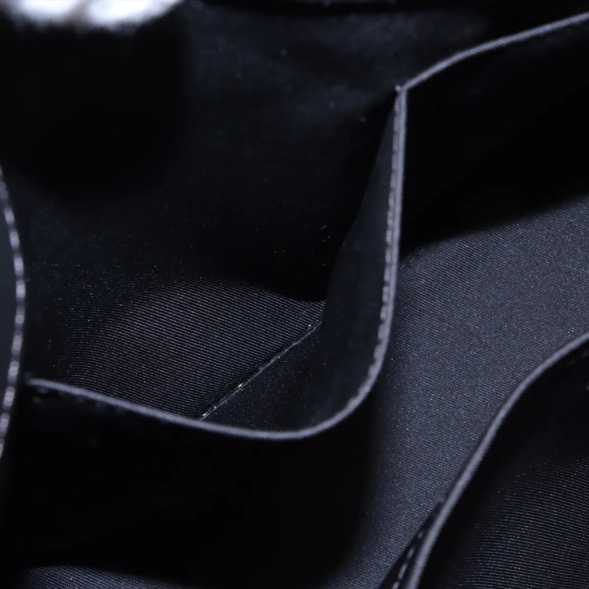 Louis Vuitton Taurillon Monogram Sac Plat 24H Black