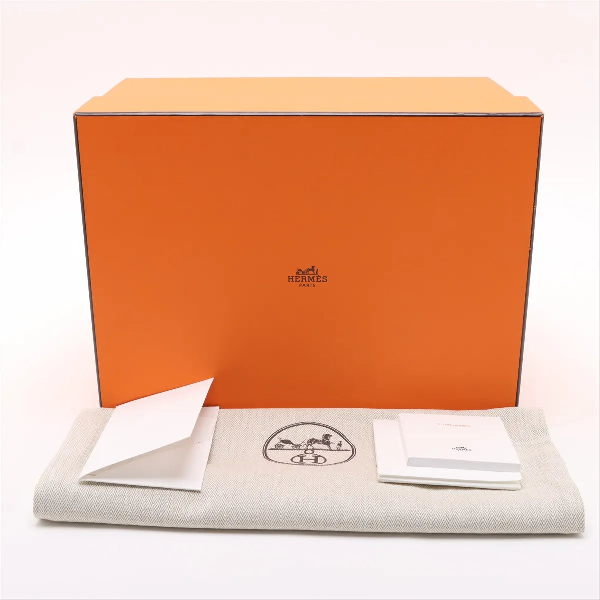 Hermes Taurillon Clemence Picotin Lock 18 PM New White