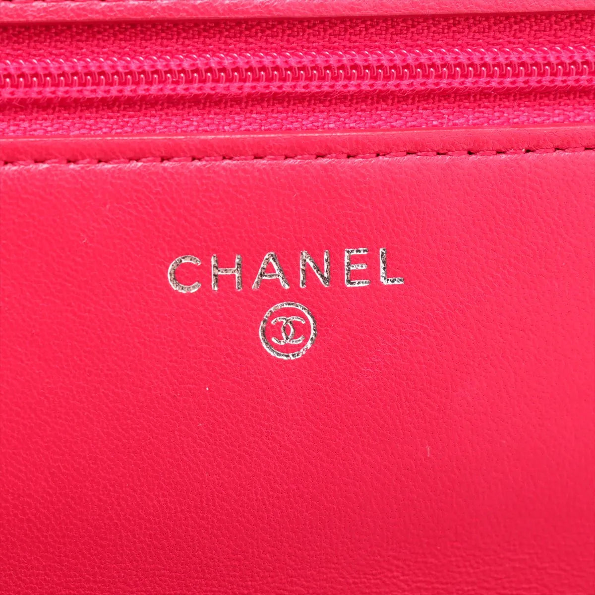 Chanel CC Logo Matelasse Lambskin Chain Wallet Bag Red