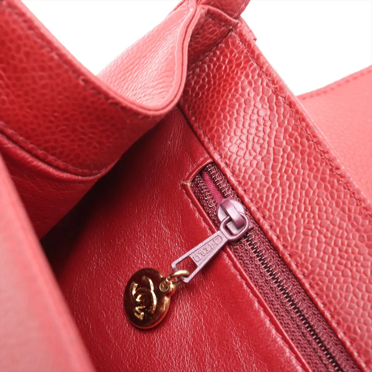 Chanel CC Logo Caviar Skin Shoulder Bag Bordeaux