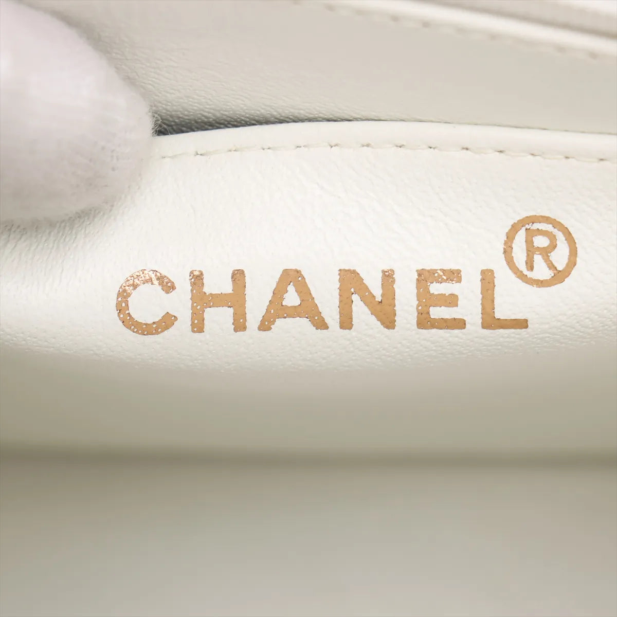 Chanel CC Logo Caviar Skin Handbag White