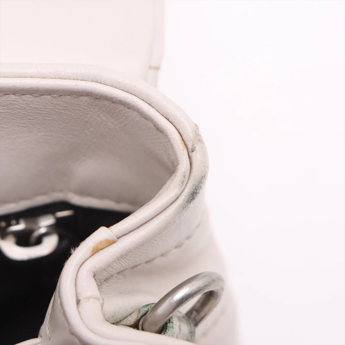 Saint Laurent Paris Loulou Leather Shoulder Bag White