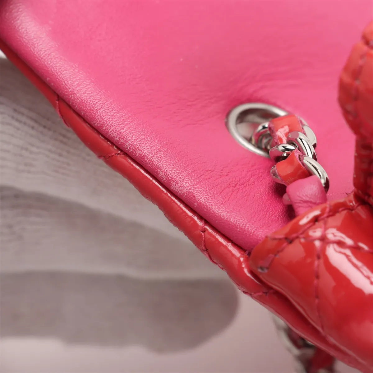 Chanel CC Logo Mini Matelasse 17 Patent Leather Single Flap Single Chain Bag Hot Pink