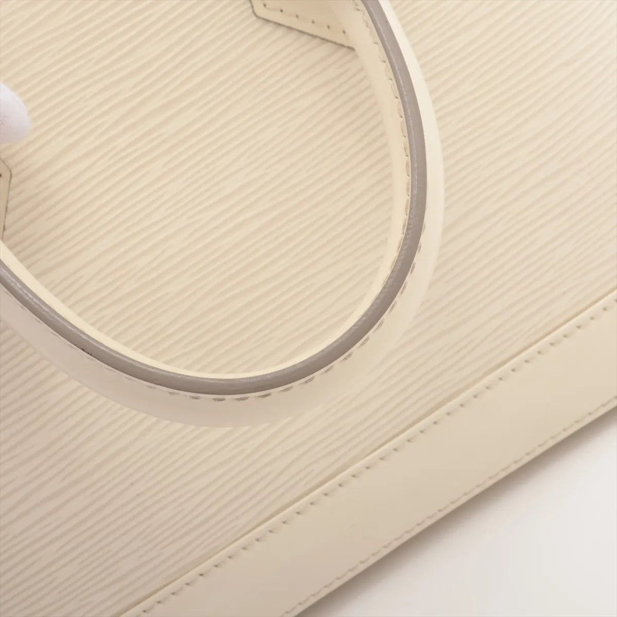 Louis Vuitton Epi Alma BB White