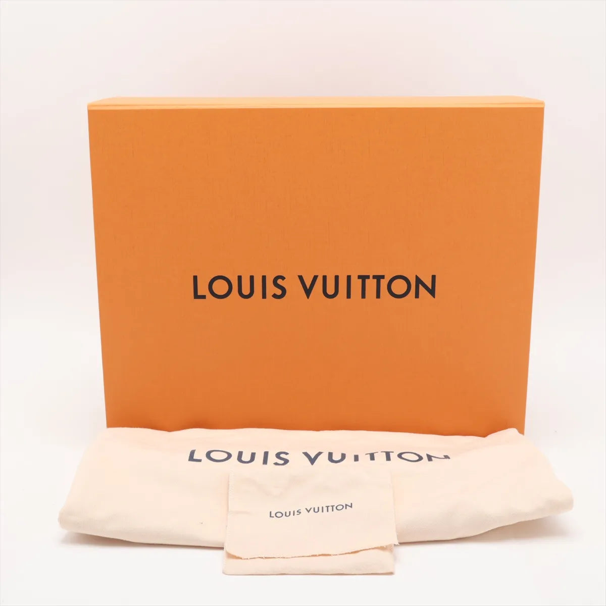 Louis Vuitton Capucines PM Beige