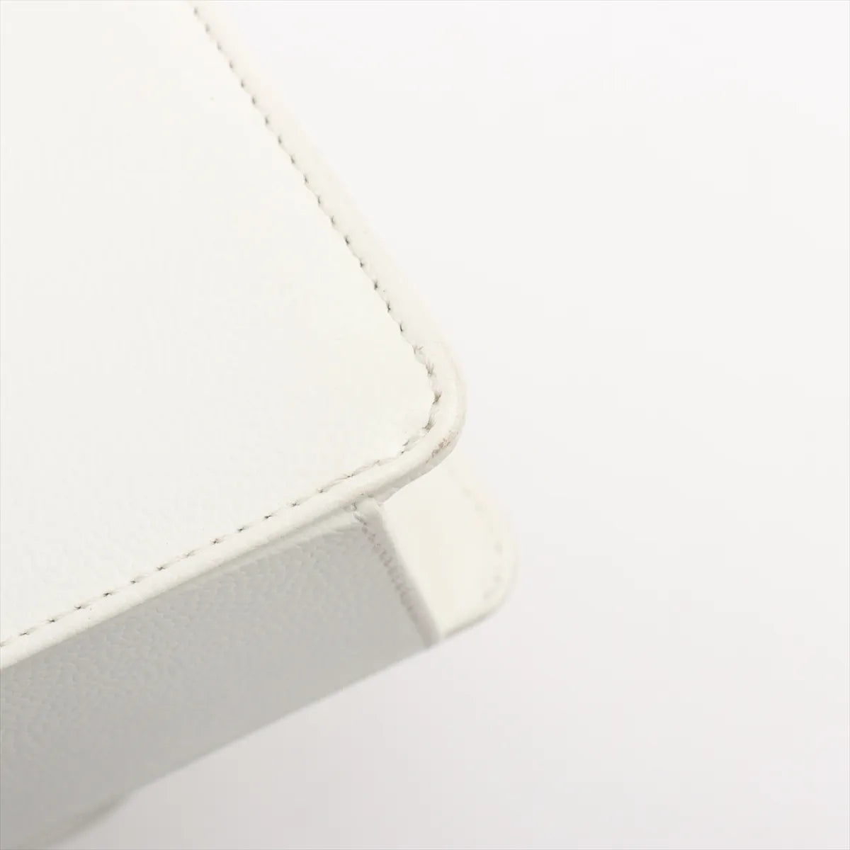 Chanel CC Logo Caviar Skin Handbag White