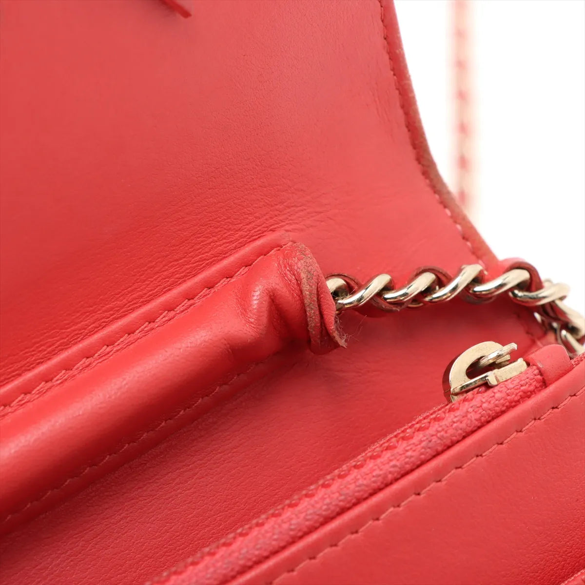 Chanel CC Logo Filigree Caviar Skin Chain Wallet Bag Red
