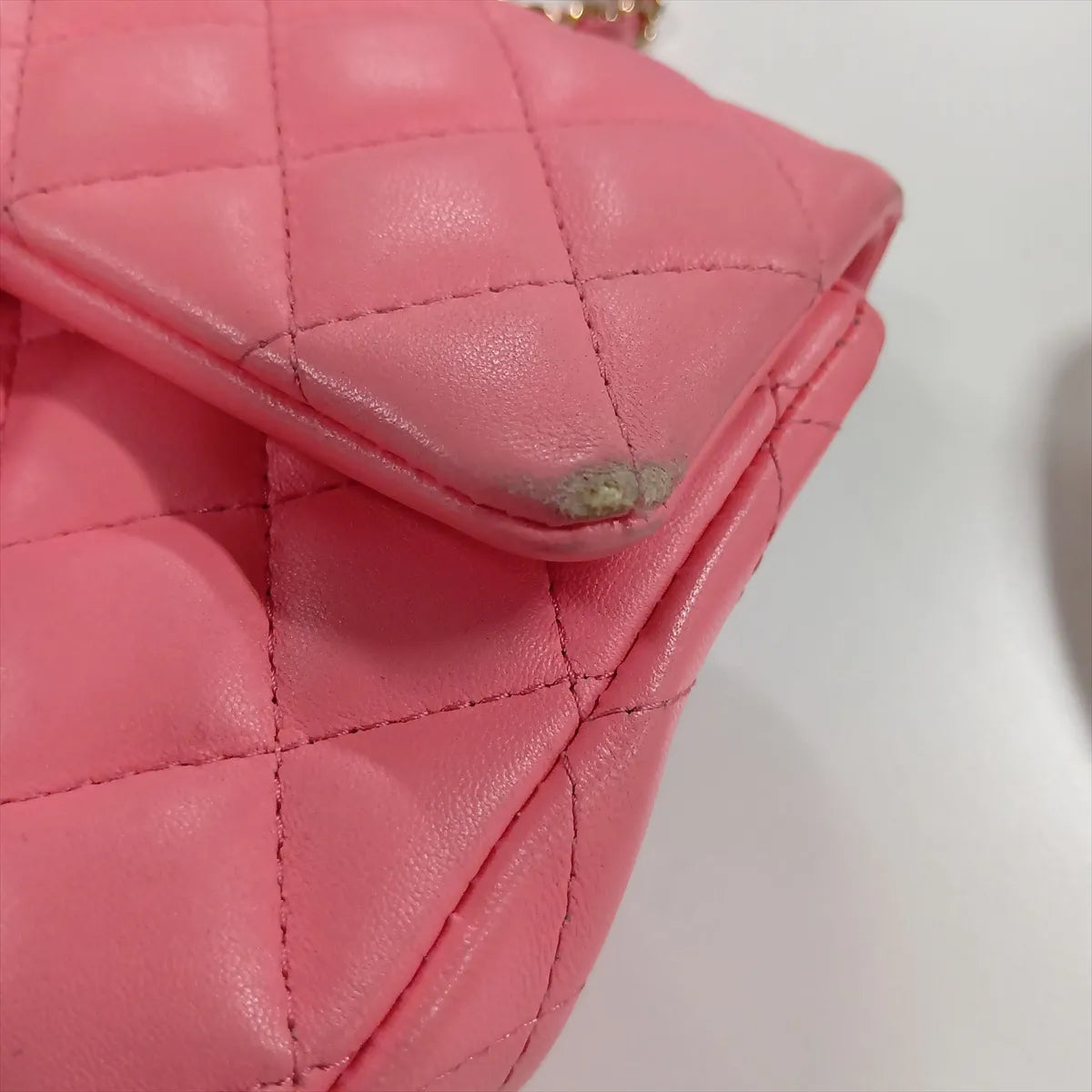 Chanel Mini Matelasse 20 Lambskin Single Flap Single Chain Bag Pink