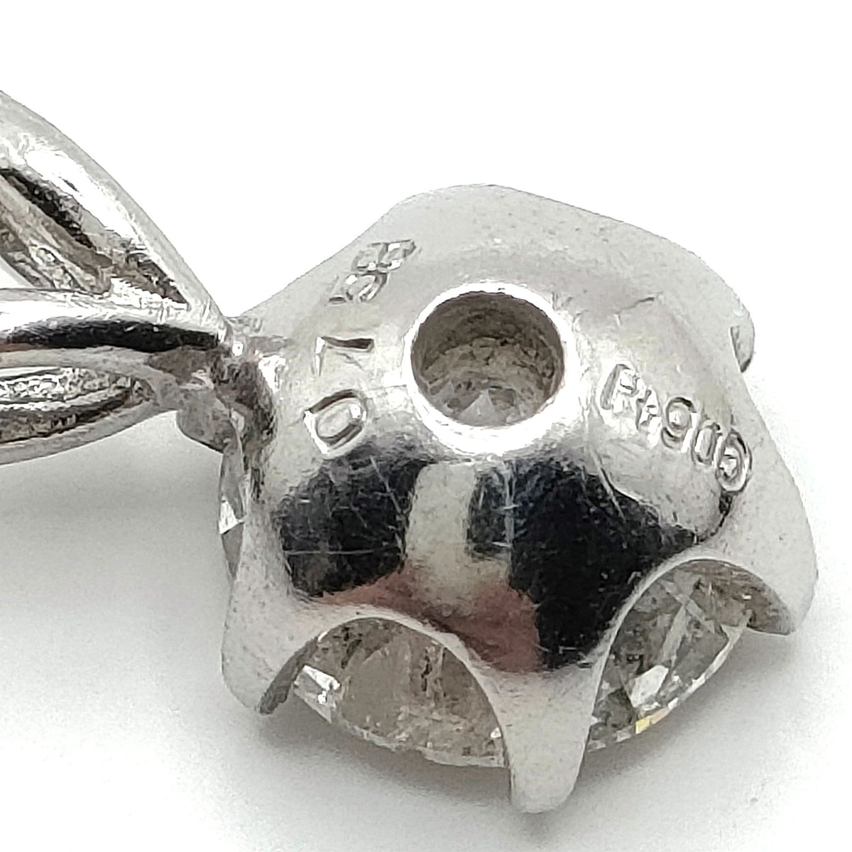 Pt900 Platinum 0.758 ct Diamond Solitaire Pendant — detail 1