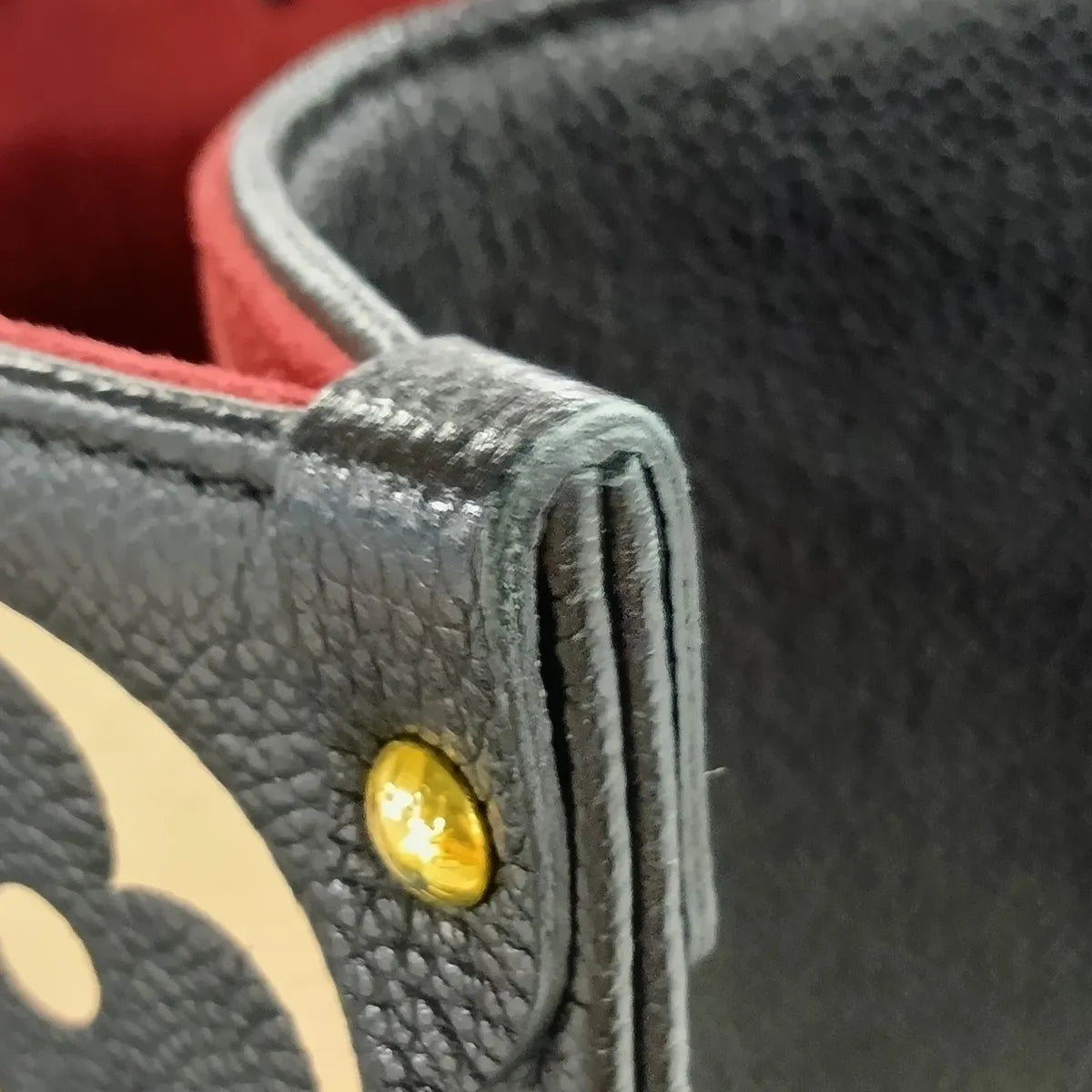 Louis Vuitton Monogram Empreinte On the Go MM Black x Creme