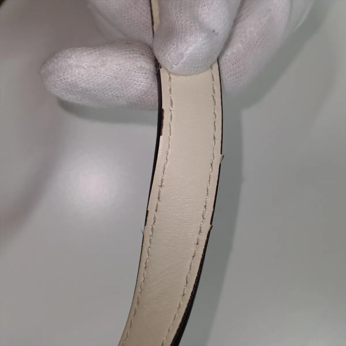 Gucci GG Logo Leather Tote Bag Beige
