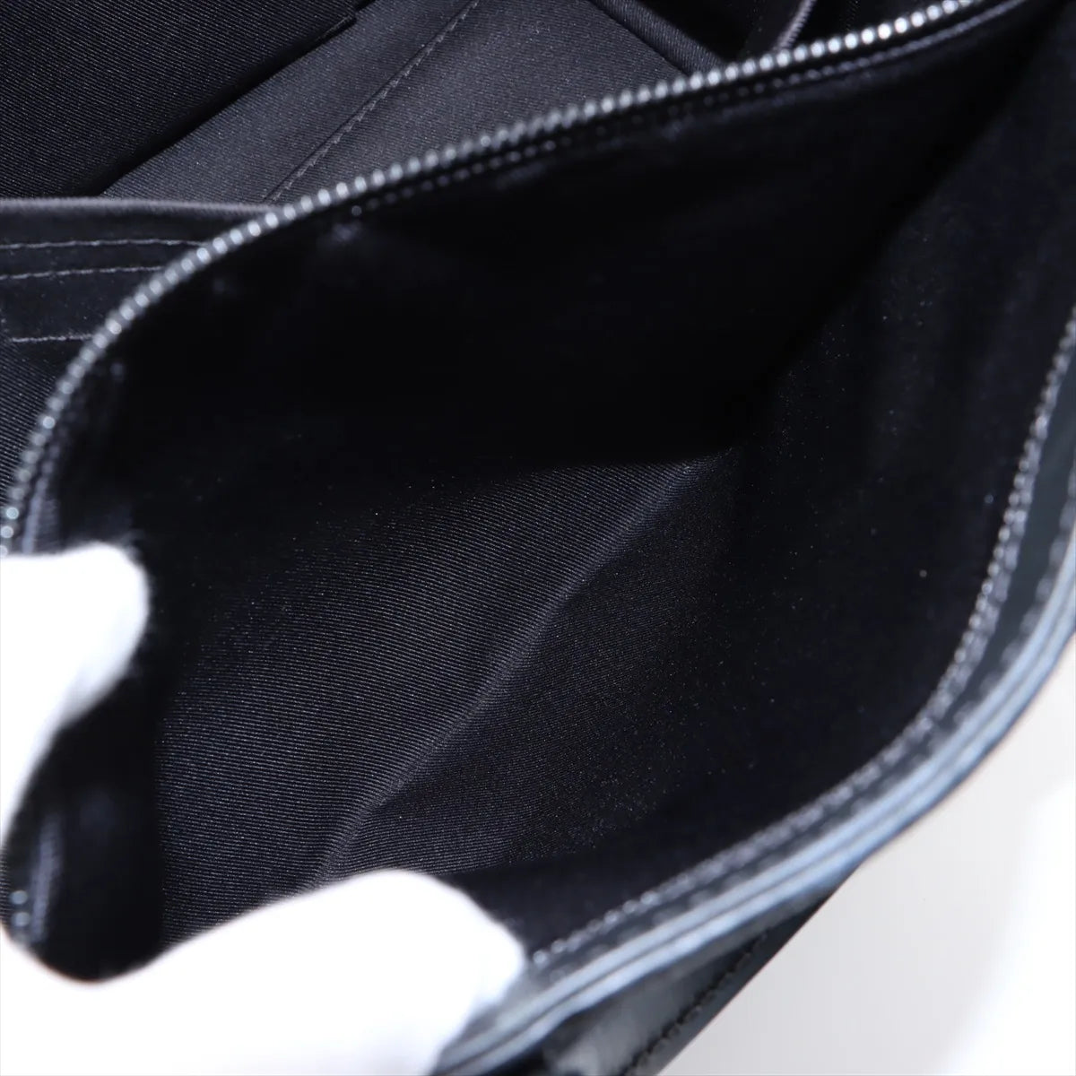 Louis Vuitton Taurillon Monogram Sac Plat 24H Black