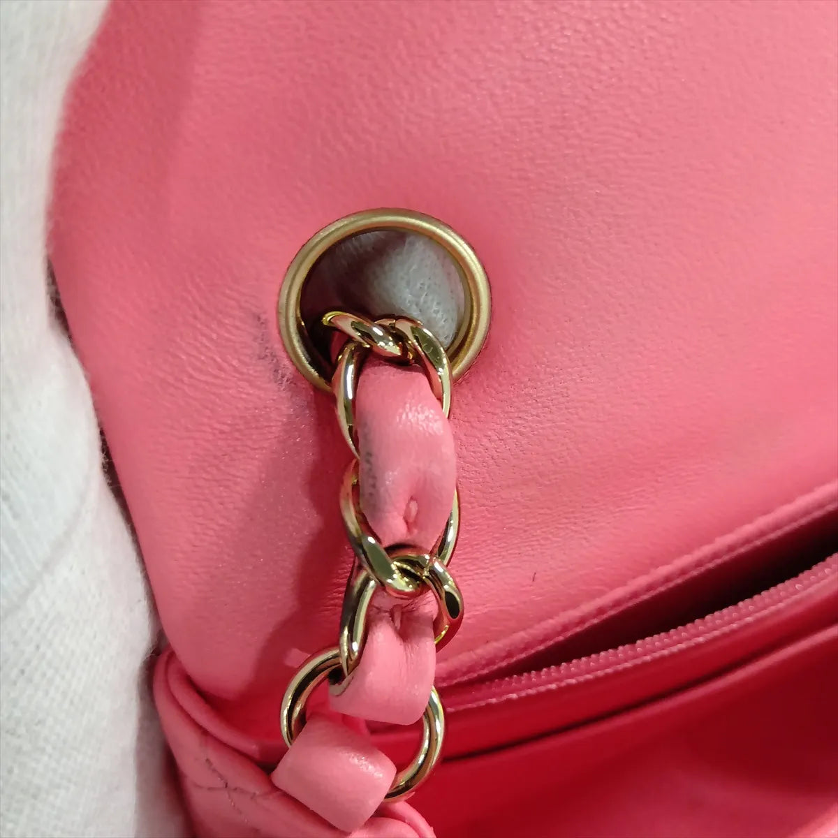 Chanel Mini Matelasse 20 Lambskin Single Flap Single Chain Bag Pink