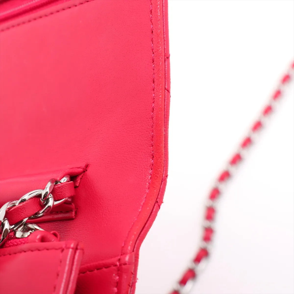 Chanel CC Logo Matelasse Lambskin Chain Wallet Bag Red