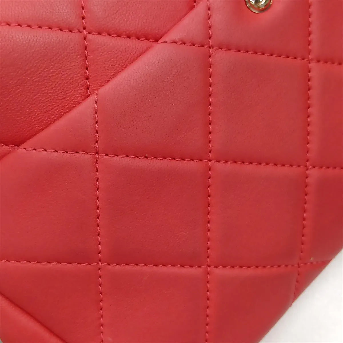 Chanel CC Logo Matelasse Lambskin Chain Shoulder Bag Red