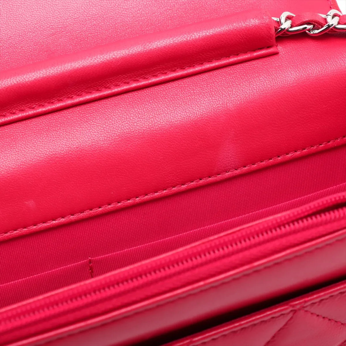 Chanel CC Logo Matelasse Lambskin Chain Wallet Bag Red