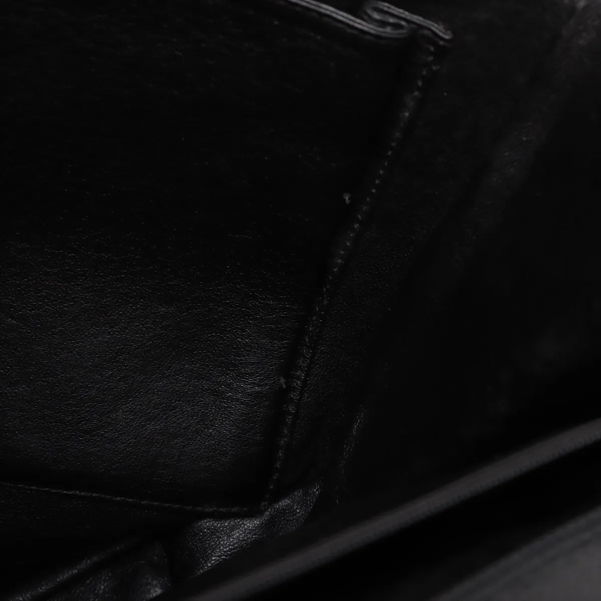 Chanel CC Logo Matelasse Caviar Skin Chain Shoulder Bag Black