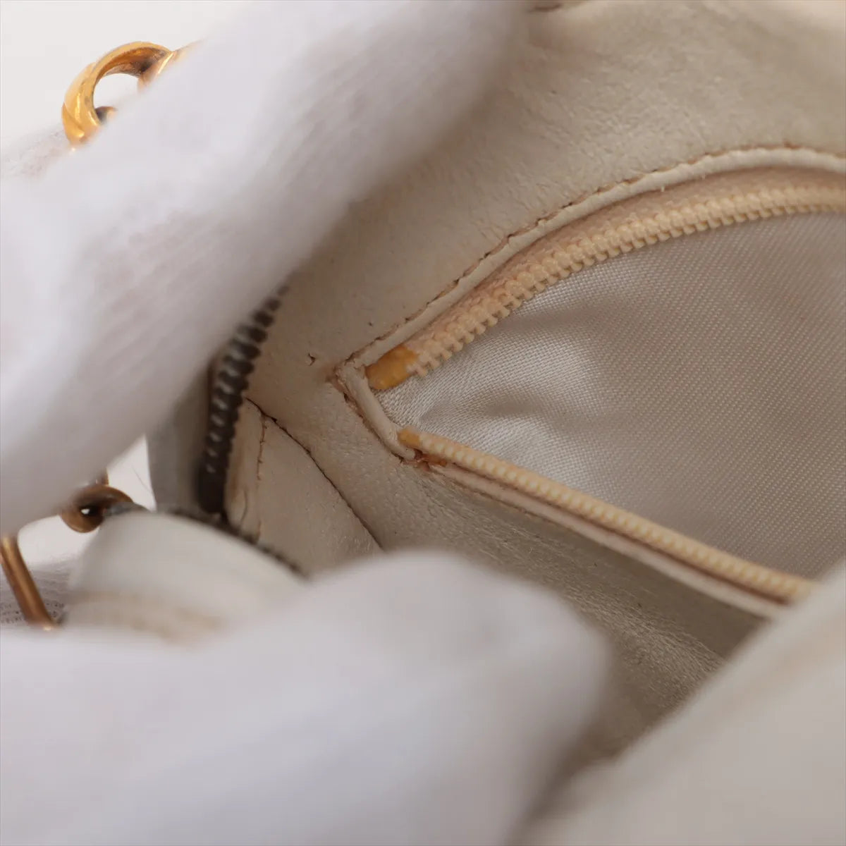 Chanel CC Logo Lambskin Chain Shoulder Bag White