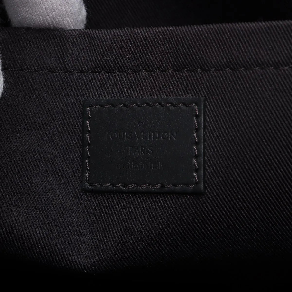 Louis Vuitton Taurillon Monogram Sac Plat 24H Black