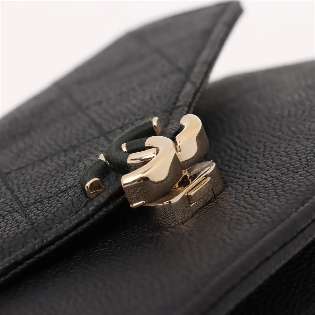 Chanel CC Logo Caviar Skin Chain Wallet Bag Black