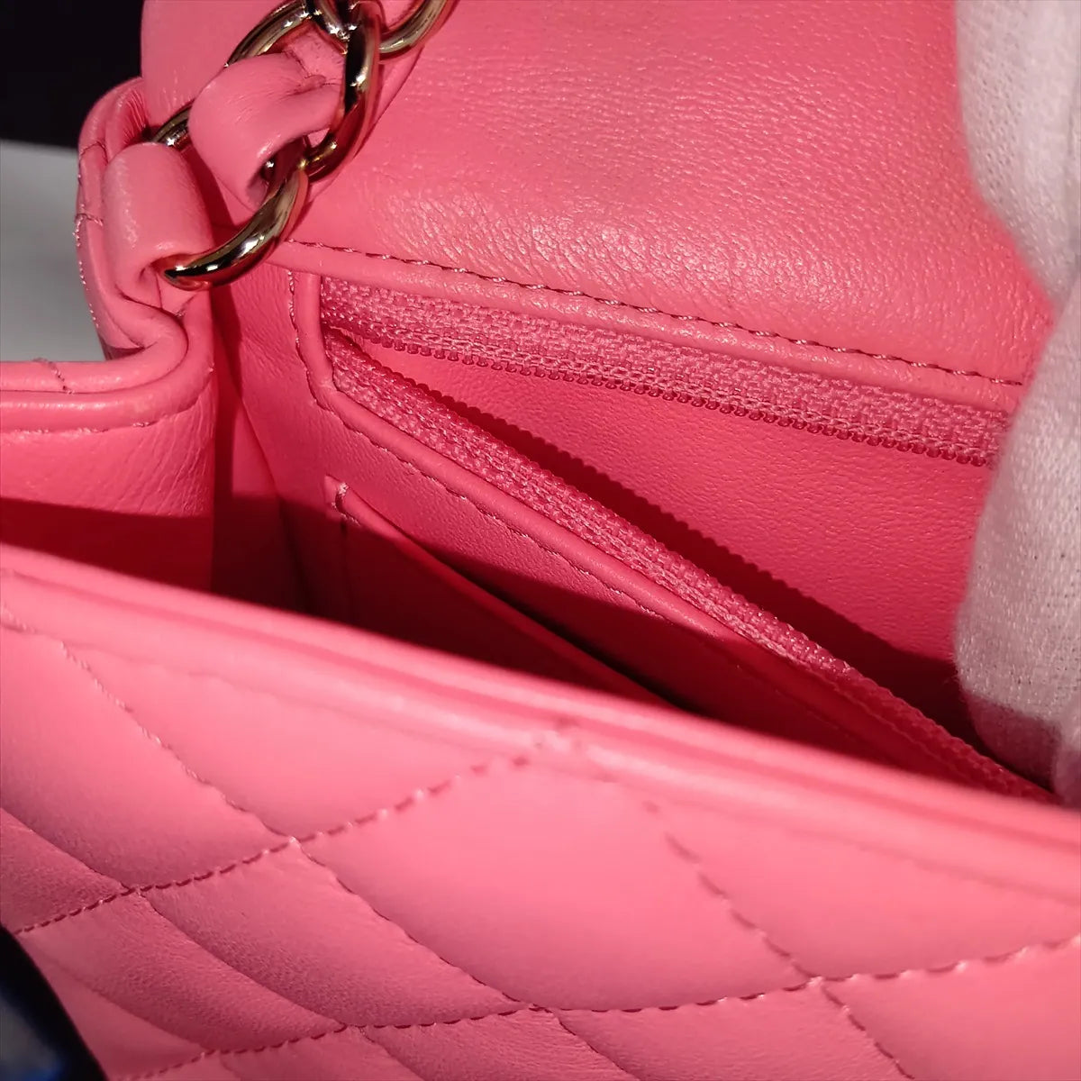 Chanel Mini Matelasse 20 Lambskin Single Flap Single Chain Bag Pink