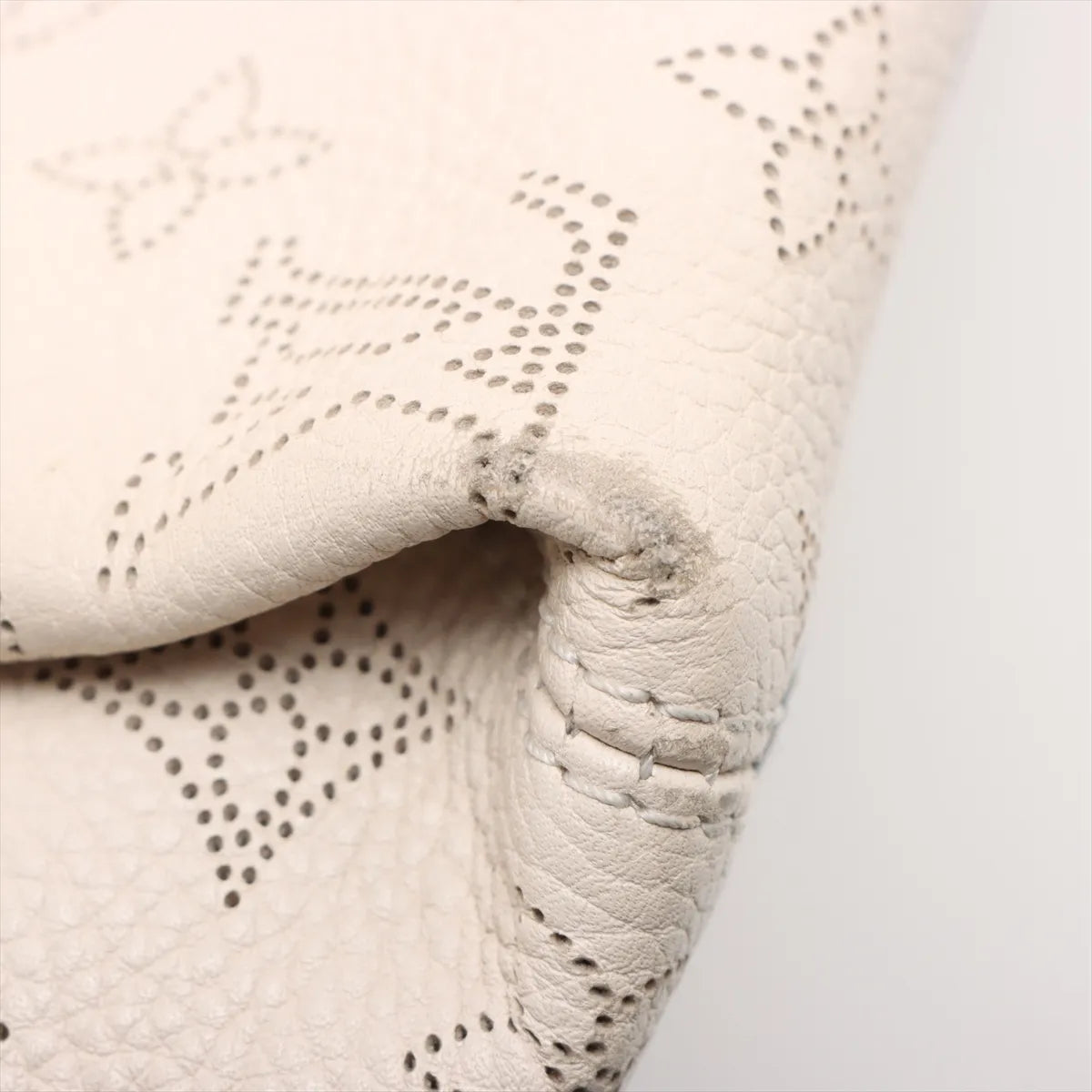 Louis Vuitton Monogram Mahina Babylone PM Beige