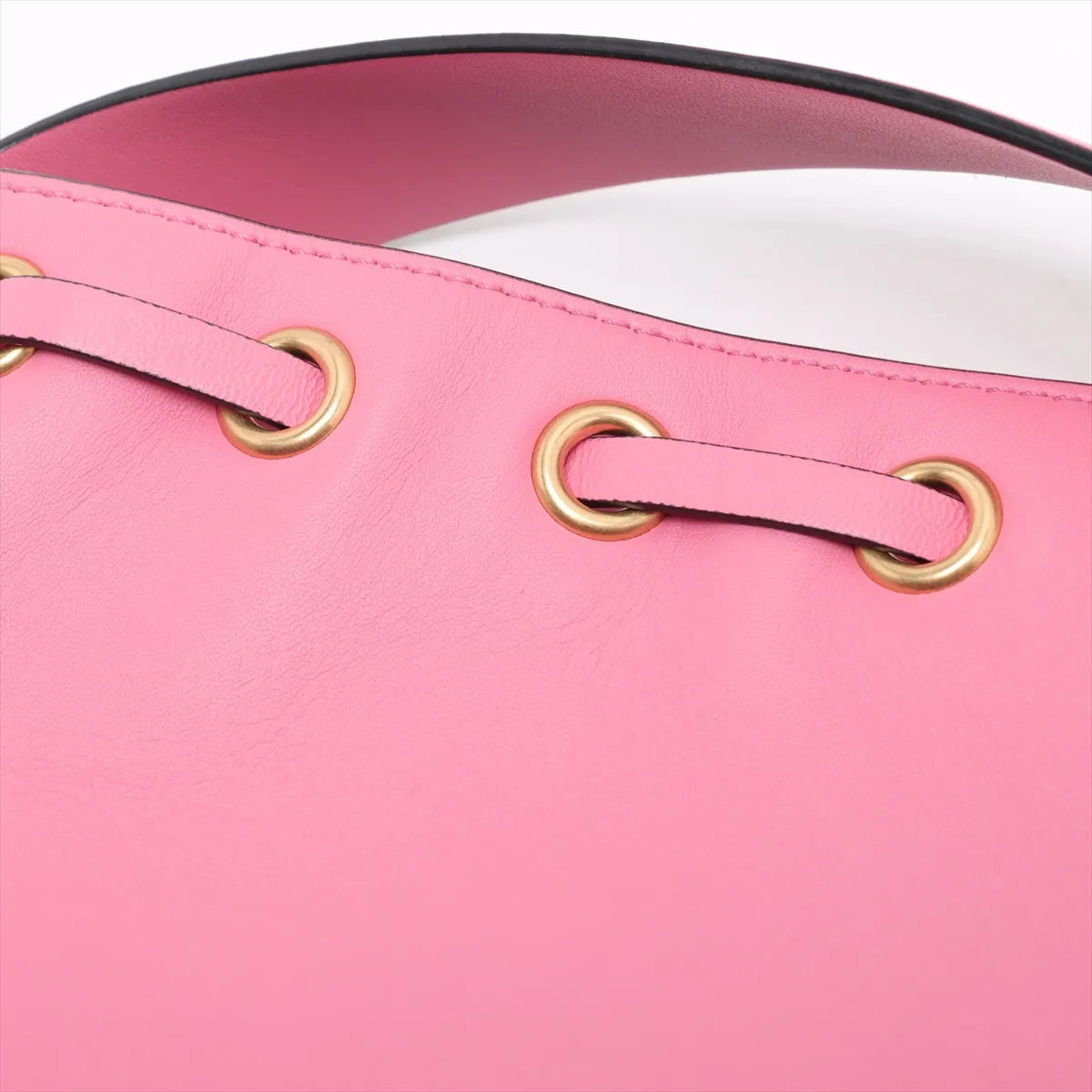 Valentino Garavani Bucket Shoulder Bag Pink
