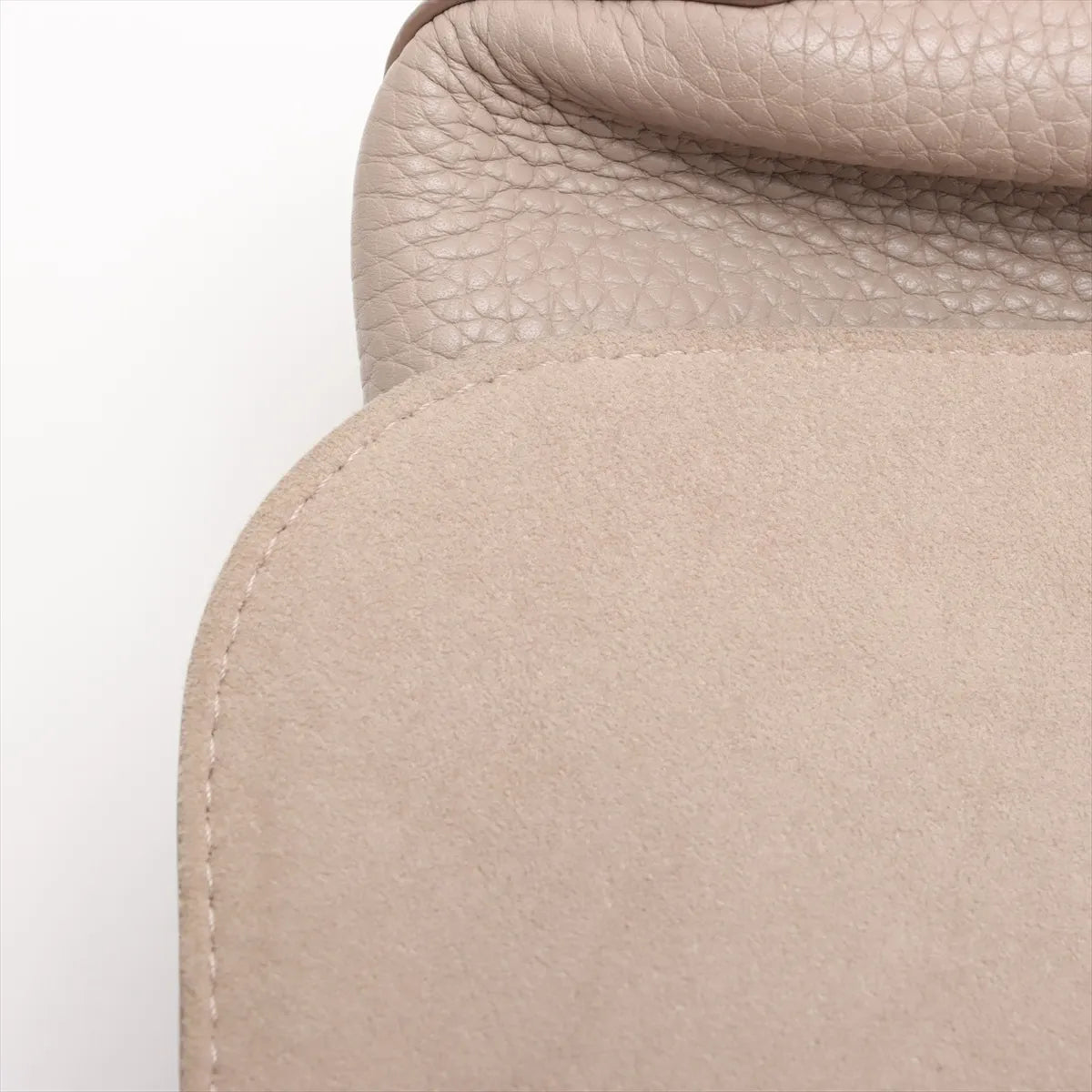 Louis Vuitton Taurillon Volta Beige