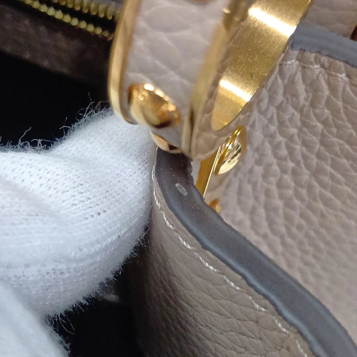 Louis Vuitton Capucines PM Beige