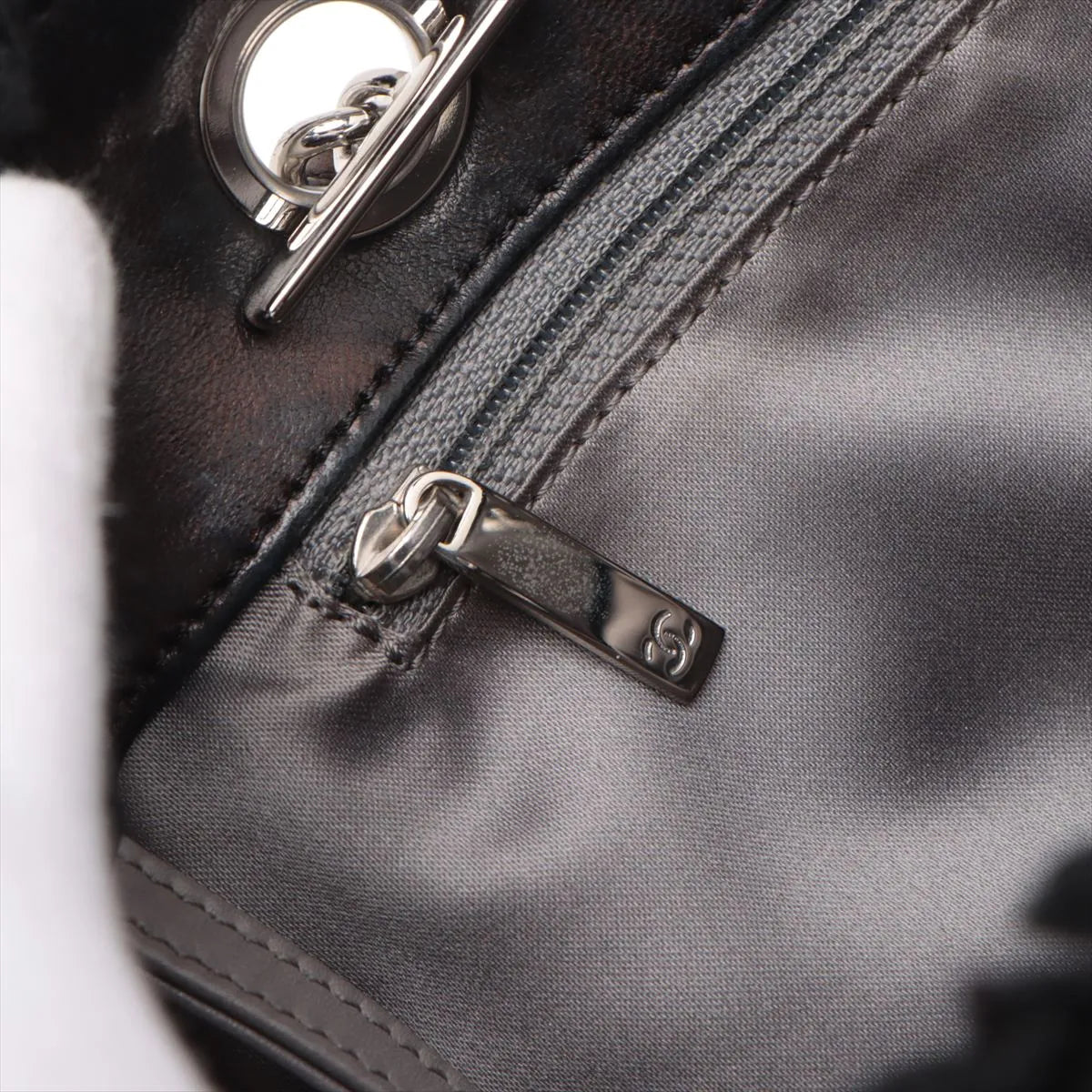Chanel Matelasse Vinyl x Boa Chain Tote Bag Black