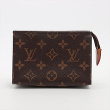 Load image into Gallery viewer, Louis Vuitton Monogram Pochette Toilette 15