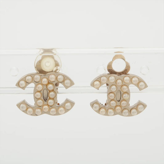 Chanel CC Logo Pearl Clip-on Earring