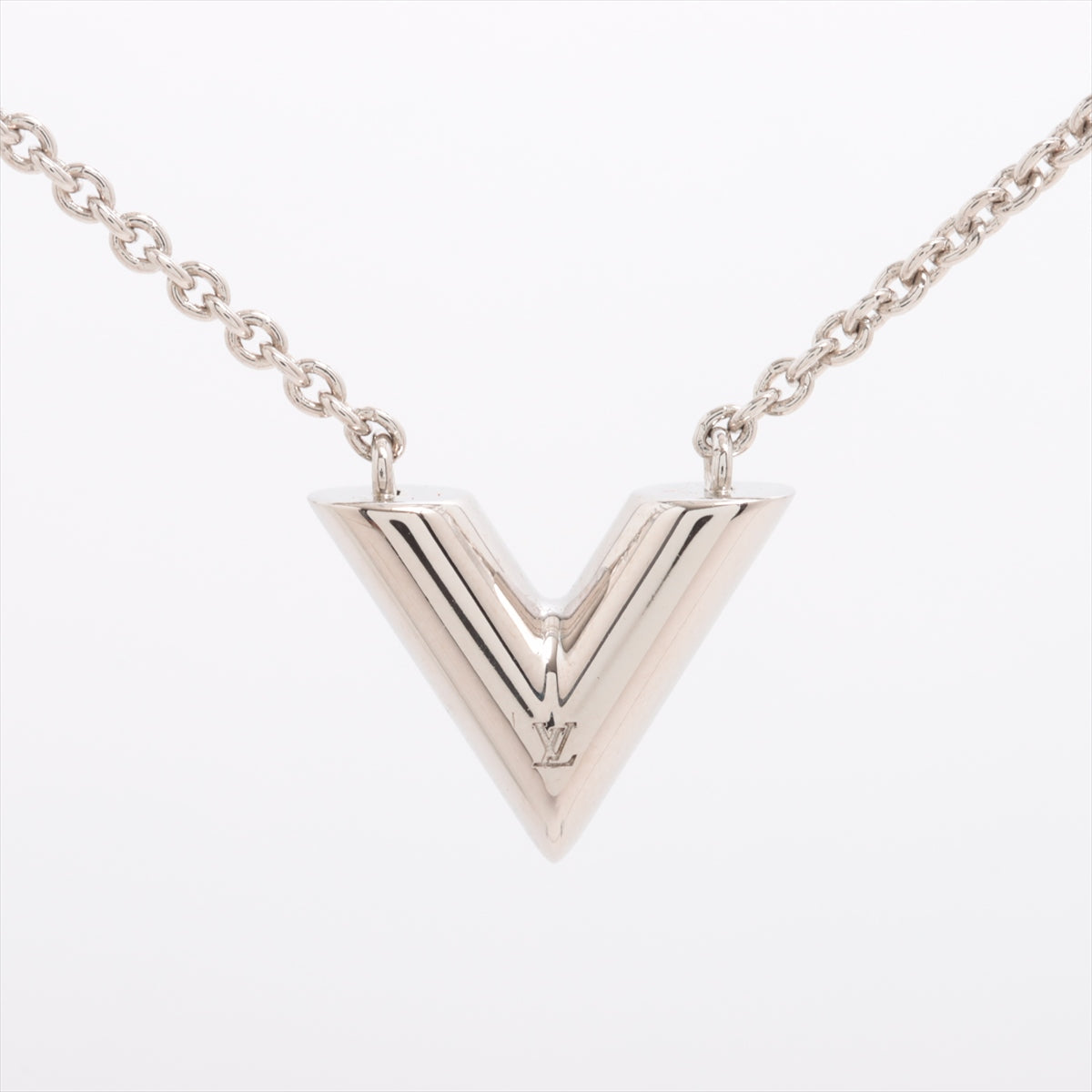 Louis Vuitton Essential V Necklace Silver