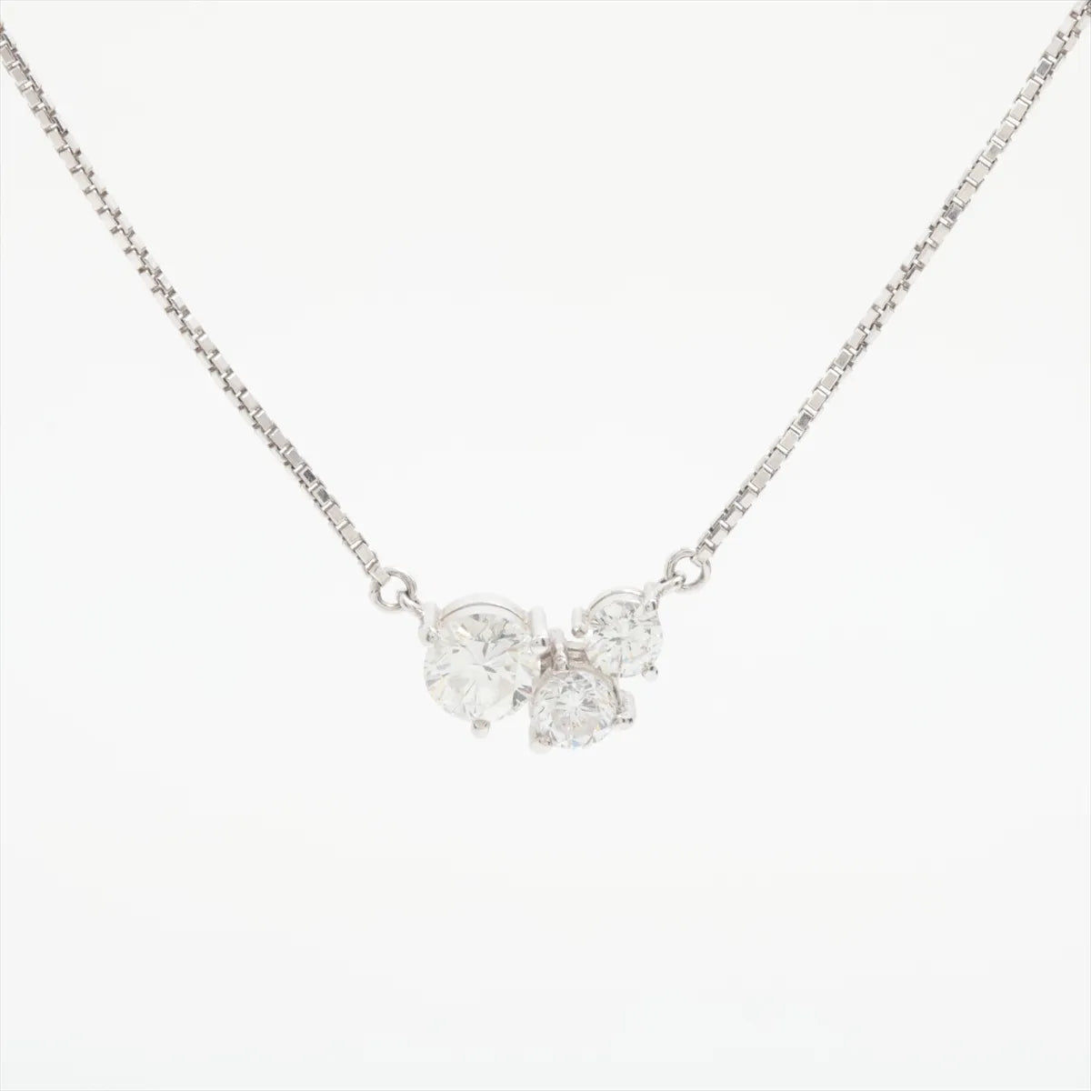 Diamond Three Round-cut Necklace Platinum