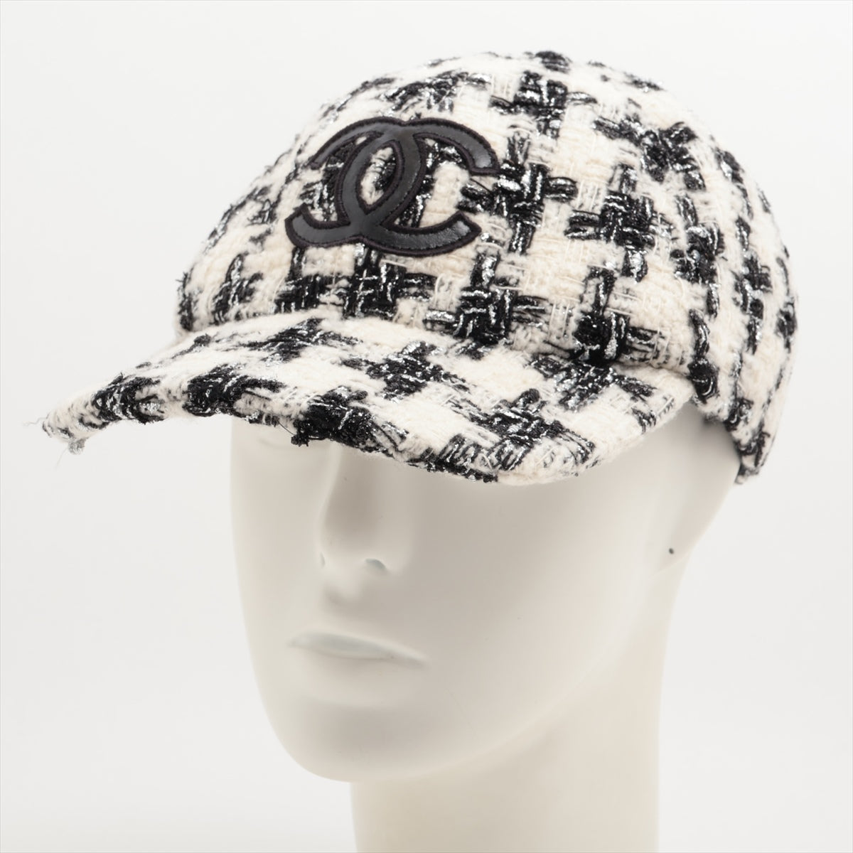 Chanel CC Logo Tweed  Cap White x Black