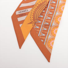 Load image into Gallery viewer, Hermès Geometrie Cretoise Silk Twilly Orange